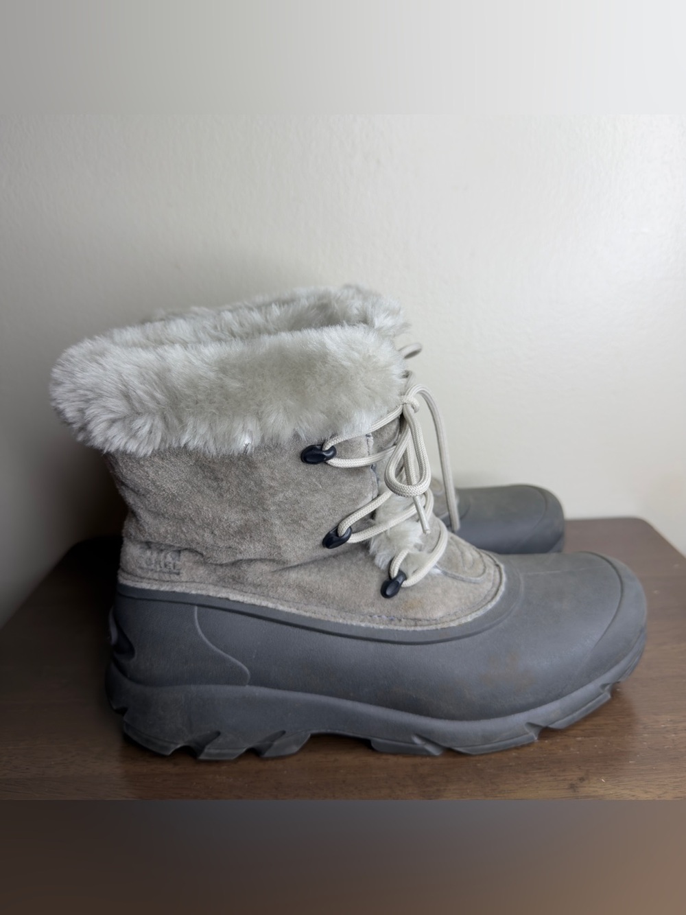 Sorel Snow Angel Gray Suede Lace Snow Boots Sz 9 Womens